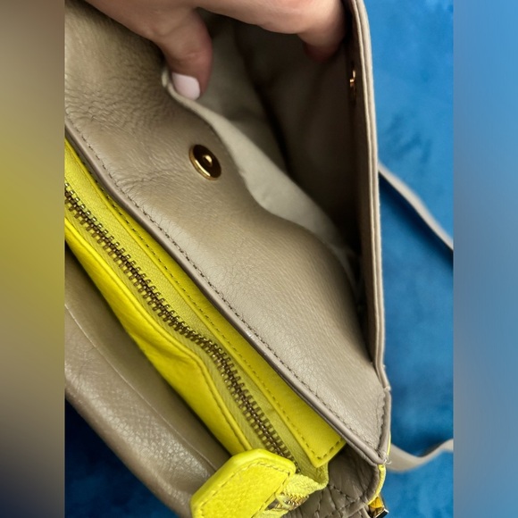 Tory Burch Rachel Envelope Grey Neon Yellow Crossbody Bag - Picture 14 of 14